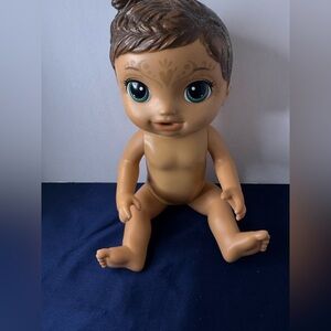 Baby Alive Doll with bath toy ! Fast Shipping  EUC